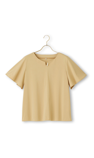 パールボタン付きキーネックブラウス《半袖》