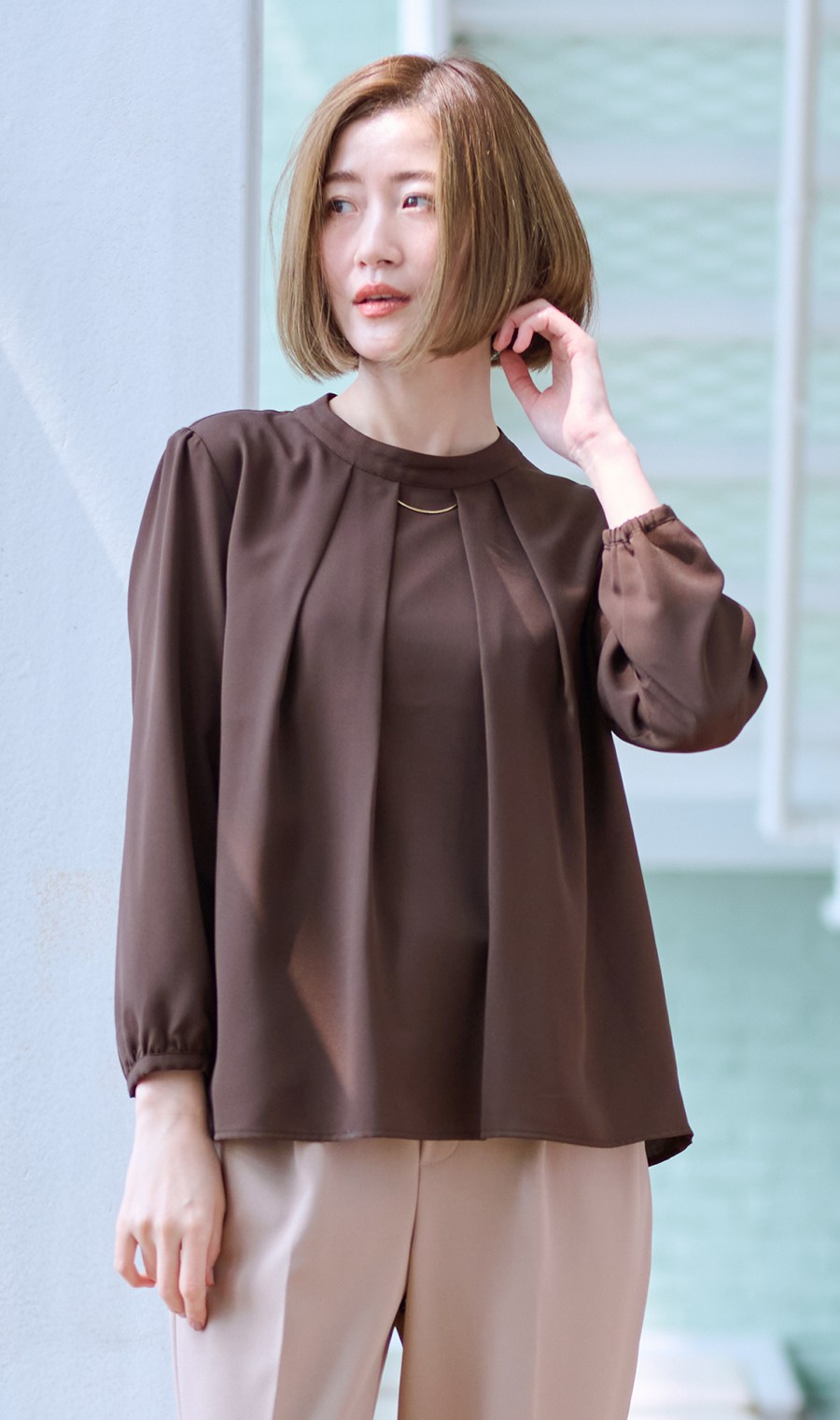 名品アクセサリー付きボウタイブラウス【4WAY】【9分袖】 ブラウン S