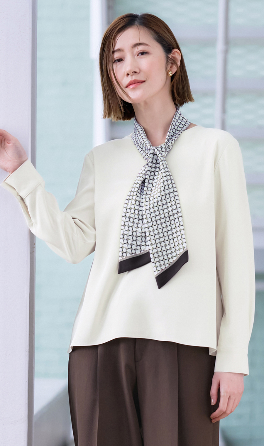 スカーフタイ付きVネックブラウス【2WAY】【長袖】 ベージュ S