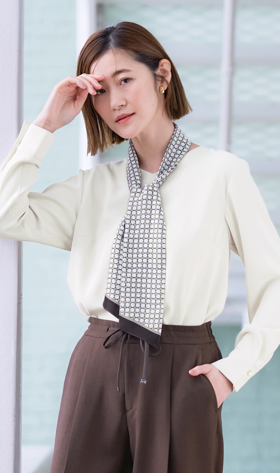 スカーフタイ付きVネックブラウス【2WAY】【長袖】 ベージュ S