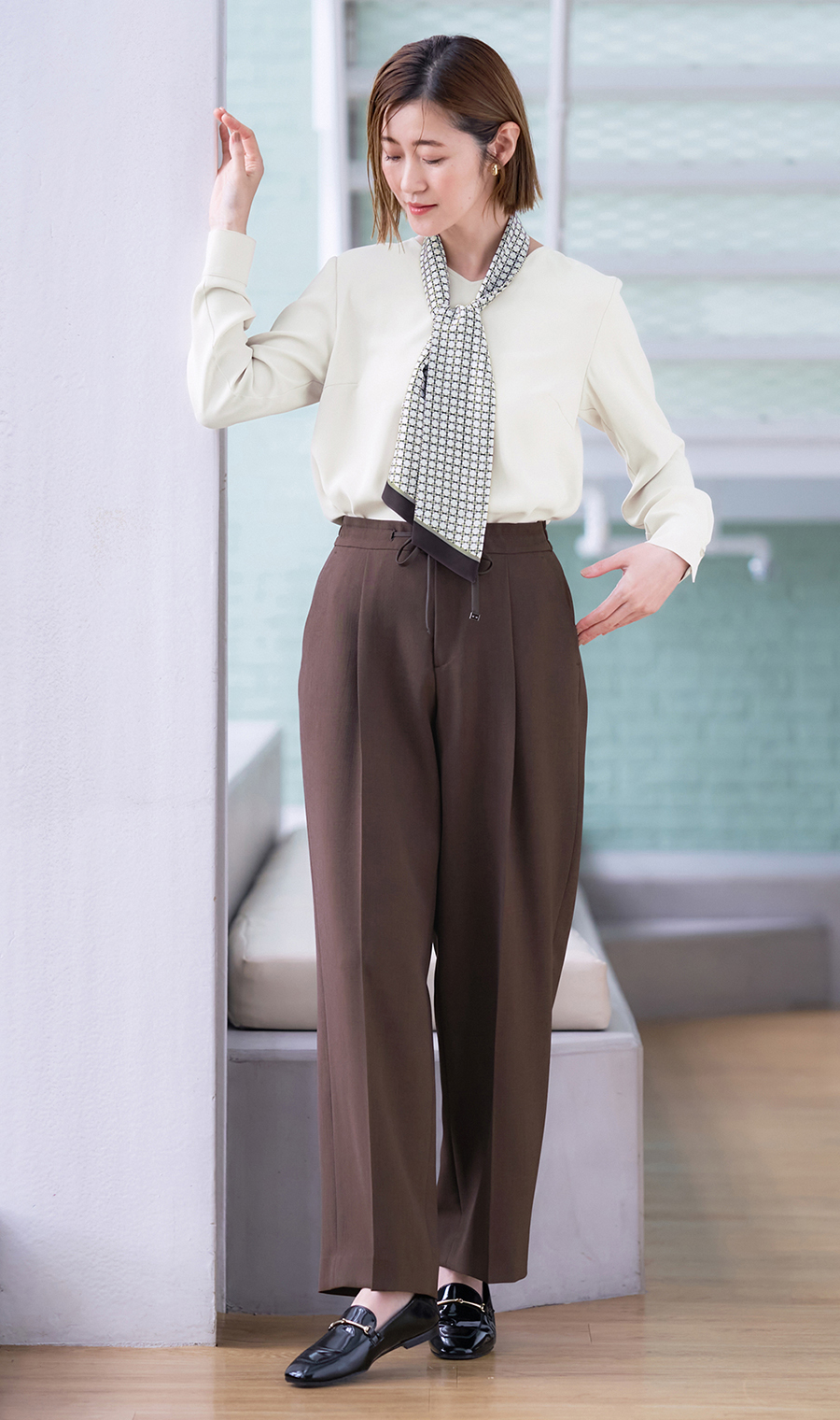 スカーフタイ付きVネックブラウス【2WAY】【長袖】 ベージュ S