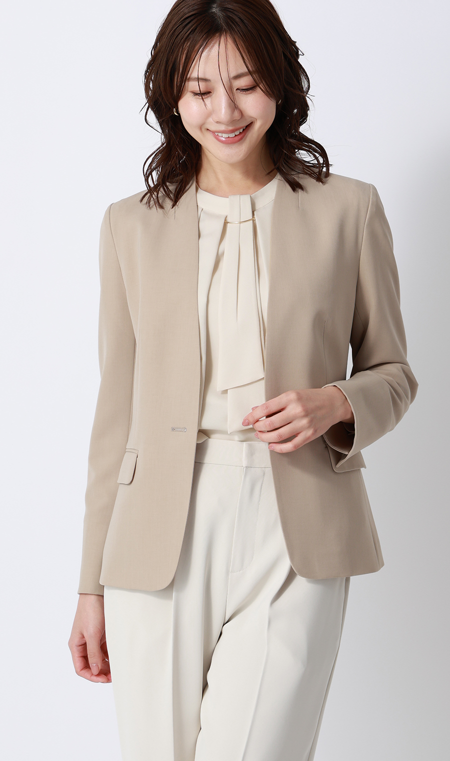 名品アクセサリー付きボウタイブラウス【4WAY】【長袖】 ベージュ S