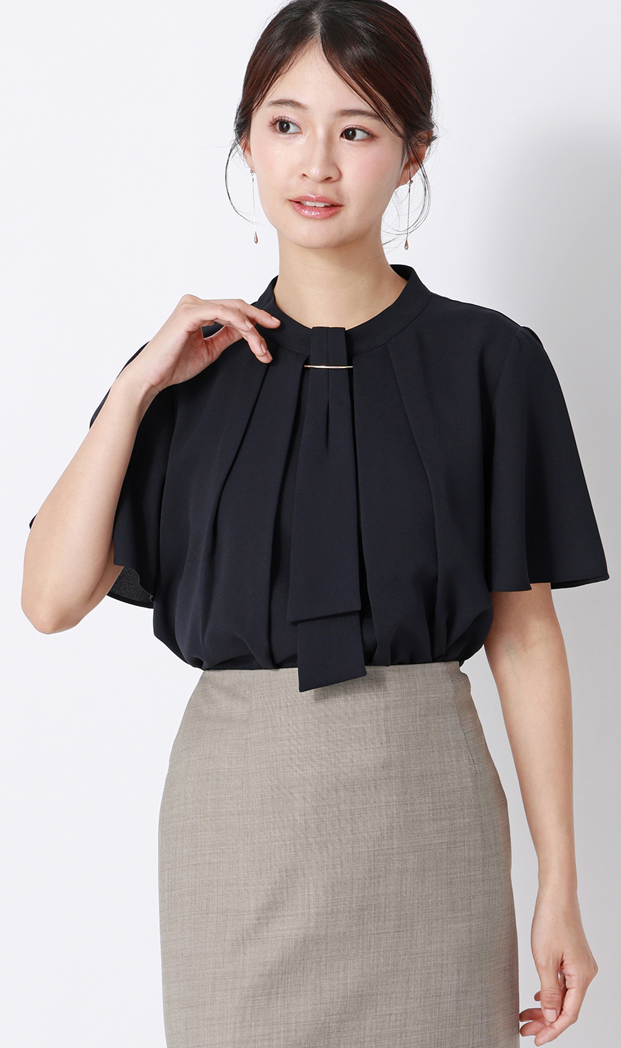 ■名品アクセサリー付きボウタイブラウス【4WAY】【半袖】【WEB限定】 ネイビー S