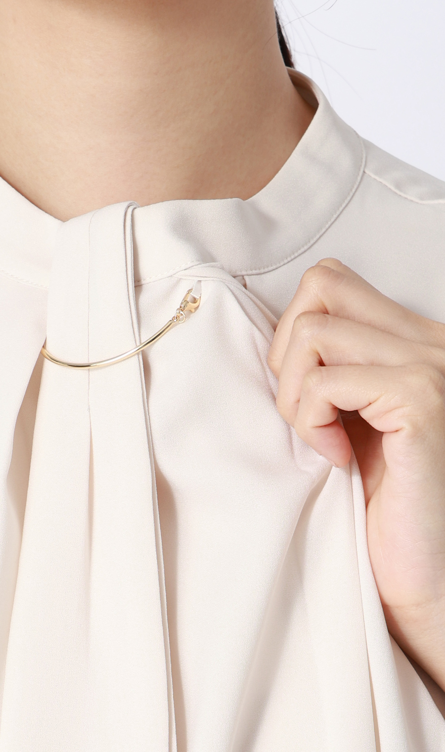 名品アクセサリー付きボウタイブラウス【4WAY】【半袖】 ベージュ S