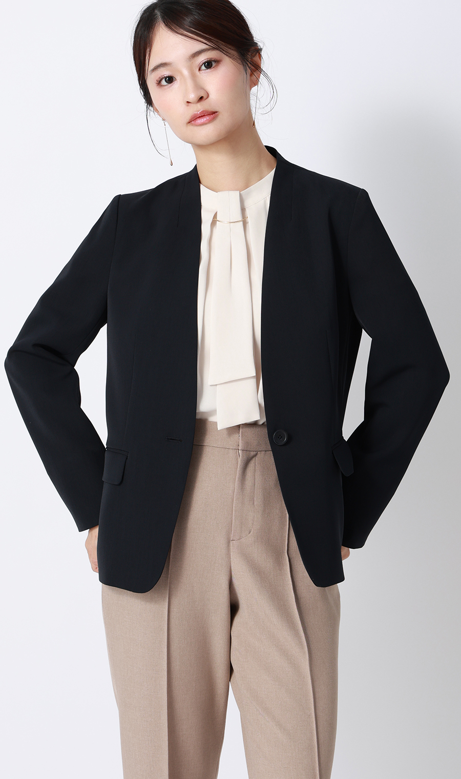 名品アクセサリー付きボウタイブラウス【4WAY】【半袖】 ベージュ S