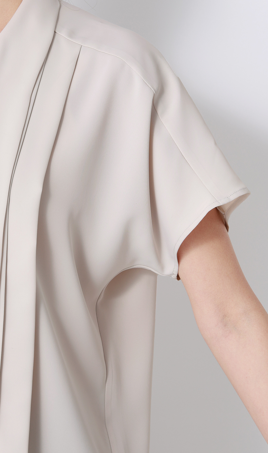 ボウタイドルマンスリーブブラウス【涼】【半袖】 ベージュ M