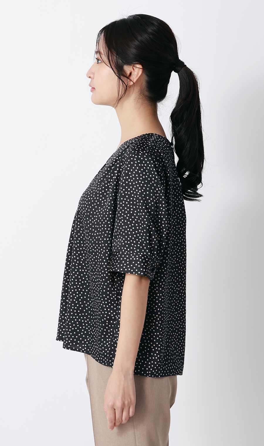 Vネックサテンブラウス【涼】【半袖】 ネイビー S