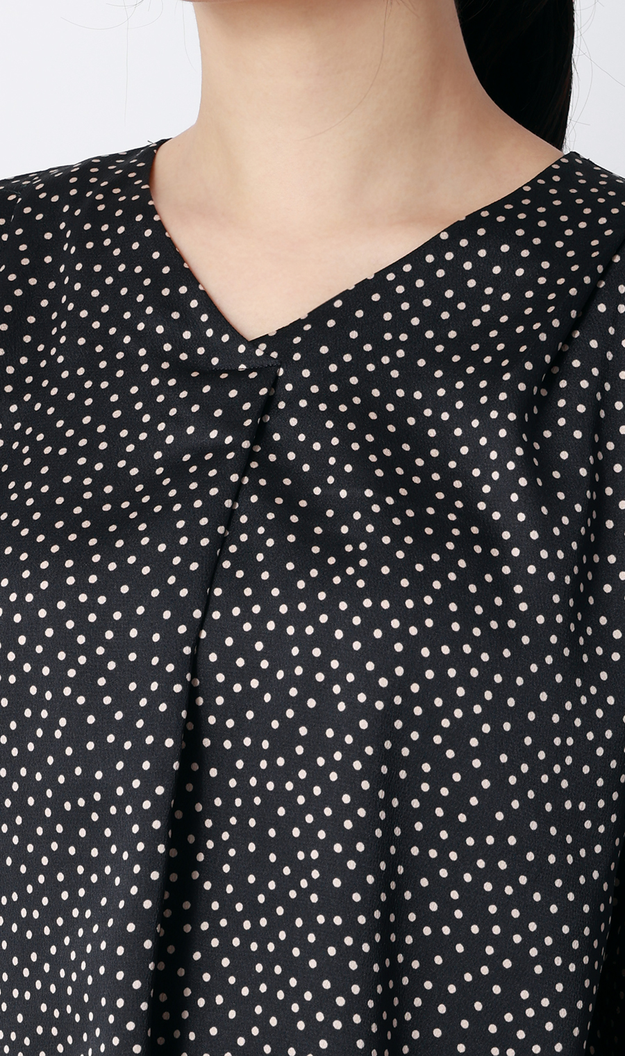 Vネックサテンブラウス【涼】【半袖】 ネイビー S