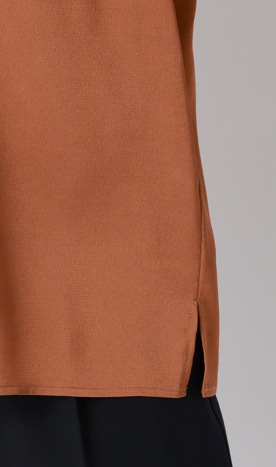 Vネックサテンブラウス【涼】【半袖】 オレンジ S