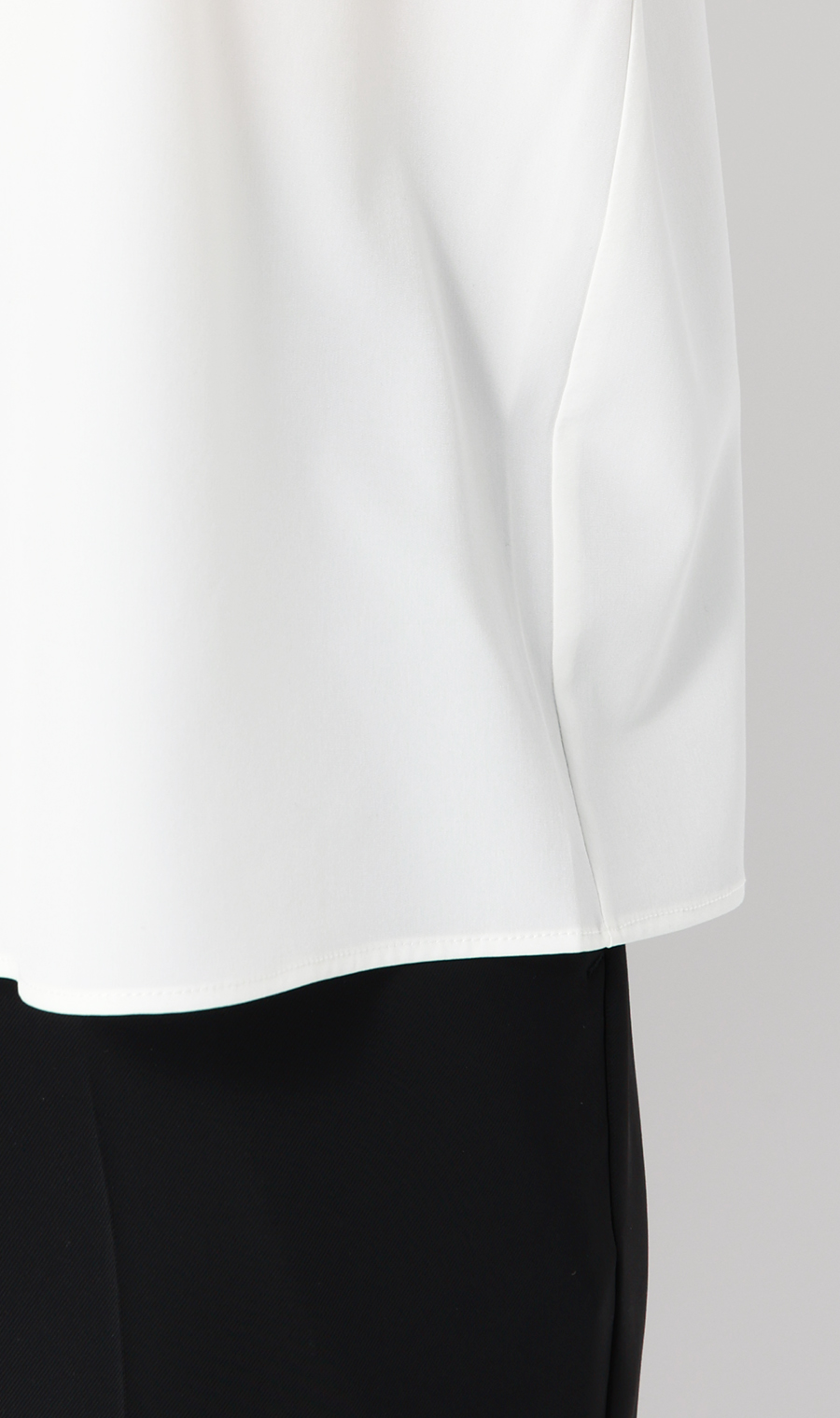 【みんなのブラウス】ゼロプレッシャーブラウス【クルーネック】【半袖】 ホワイト S