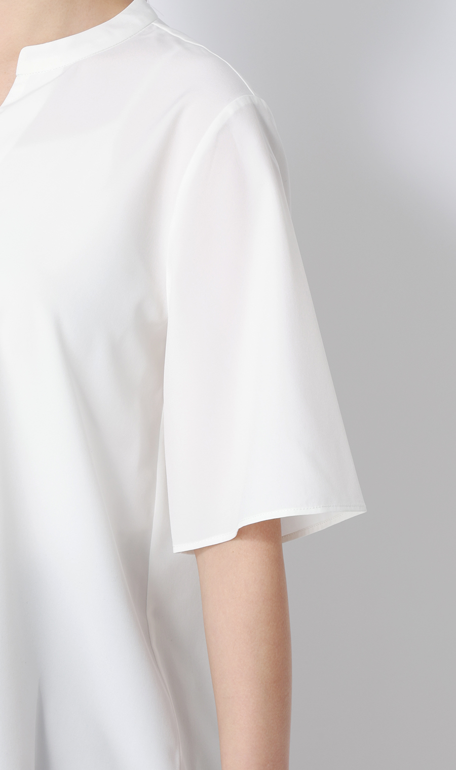 ■【みんなのブラウス】ゼロプレッシャーブラウス【キーネック】【半袖】【WEB限定】 ホワイト M