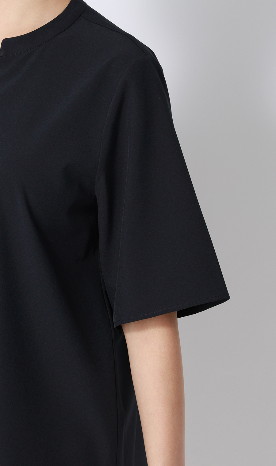 ■【みんなのブラウス】ゼロプレッシャーブラウス【キーネック】【半袖】【WEB限定】 ネイビー M