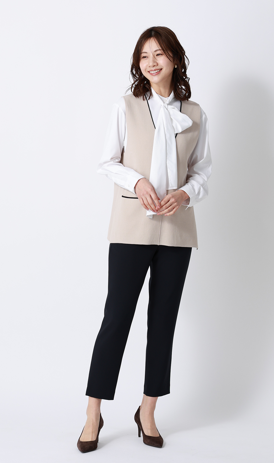 Vネックニットジレ【ノースリーブ】 ベージュ M