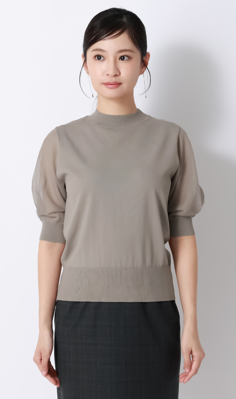 ハイネックシアースリーブニット【5分袖】【アンサンブル着用可】 グレージュ S
