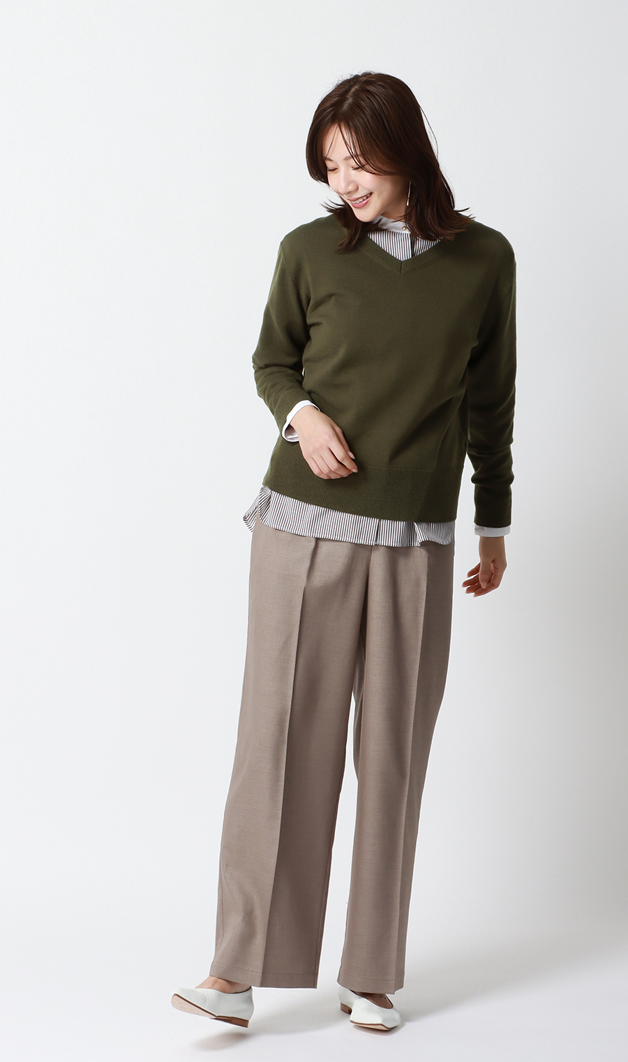 【毛球CLEAR針織】 V領平針織卡其色S